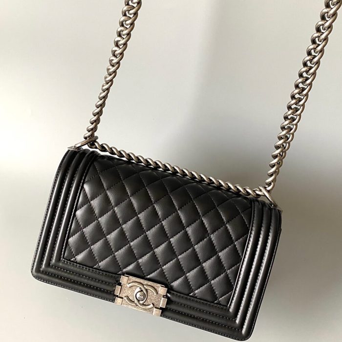 BOY CHANEL HANDBAG(TAX-FREE GRADE) - Image 3