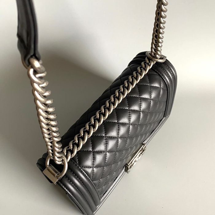 BOY CHANEL HANDBAG(TAX-FREE GRADE) - Image 5