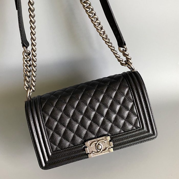 BOY CHANEL HANDBAG(TAX-FREE GRADE) - Image 2