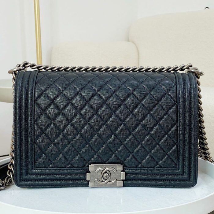 LARGE BOY CHANEL HANDBAG(HIGH-END GRADE) - Image 2
