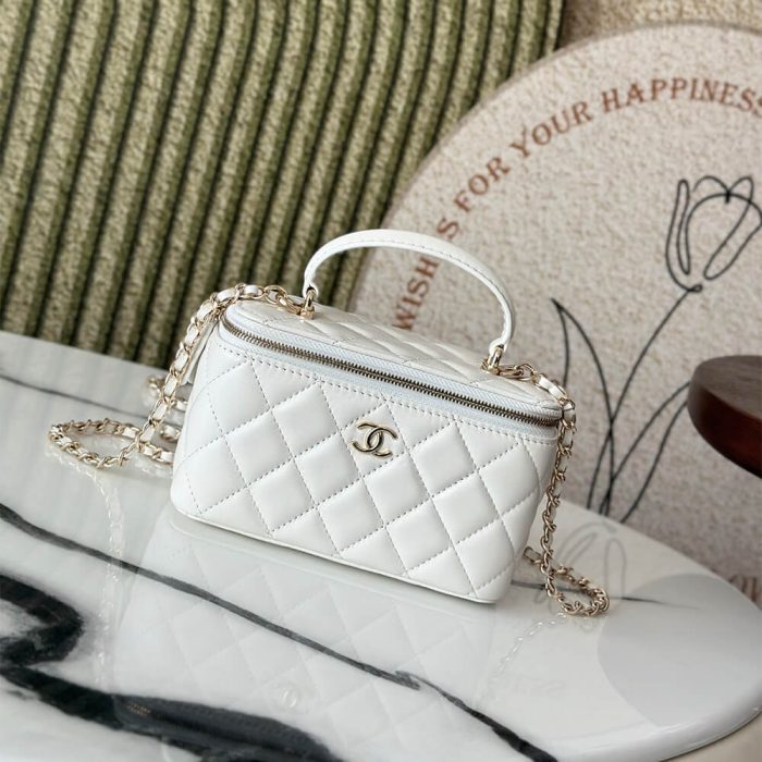 CHANEL Long Vanity with chain - Image 2