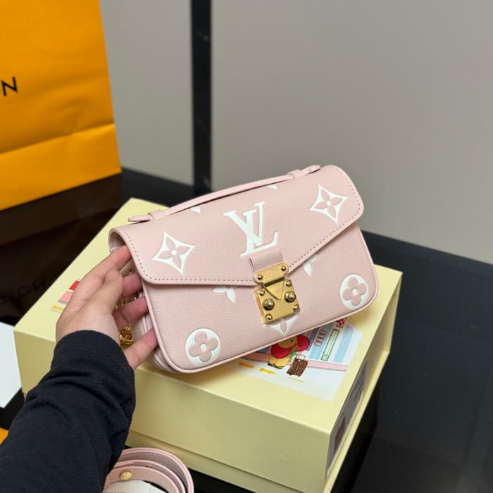 LV Pochette M??tis East West - Image 2