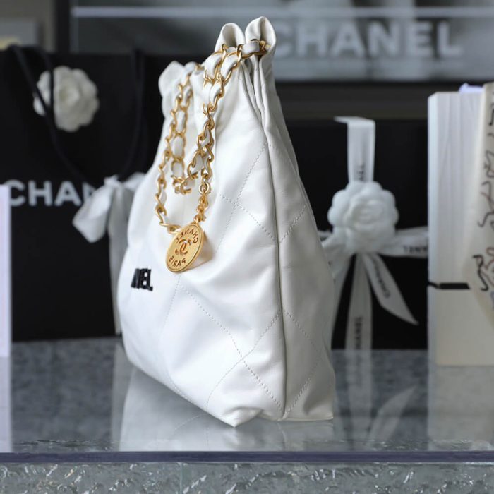 CHANEL 22 Small Handbag - Image 3