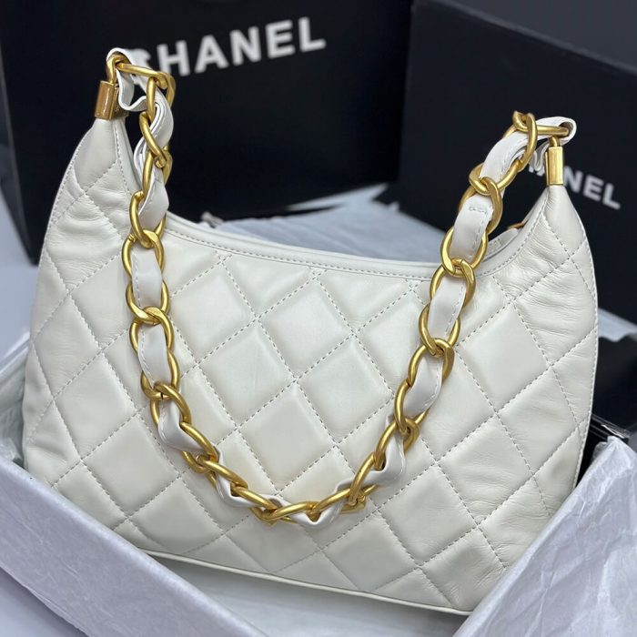 CHANEL HOBO BAG - Image 3