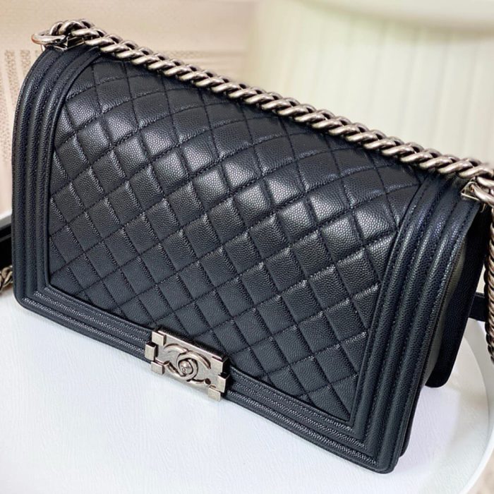 LARGE BOY CHANEL HANDBAG(HIGH-END GRADE) - Image 3