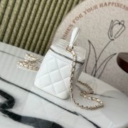 CHANEL Long Vanity with chain - Image 3