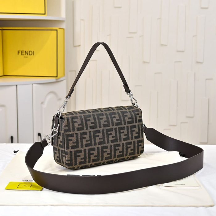 Fendi Baguette - Image 3