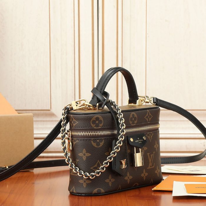 LV Vanity Chain Pouch - Image 3