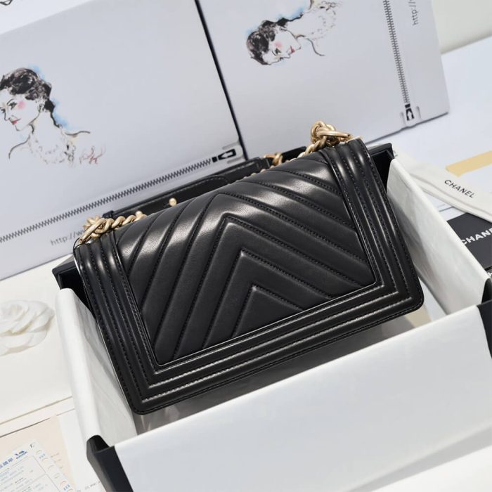 Chevron Boy Chanel Handbag - Image 3