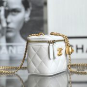 CHANEL Quilted Heart Crush Mini Vanity with Chain(high-end grade) - Image 3