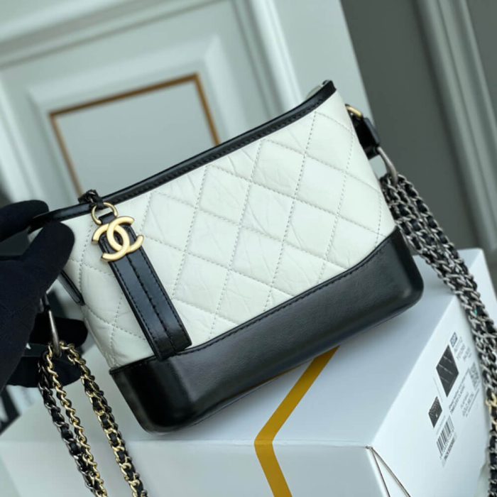CHANEL'S GABRIELLE SMALL HOBO BAG - Image 3