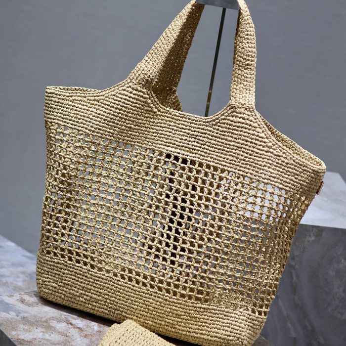 YSL  ICARE maxi shopping bag in quilted lambskin - Image 4