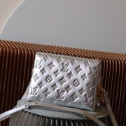 LV Coussin BB - Image 4