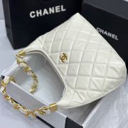 CHANEL HOBO BAG - Image 4
