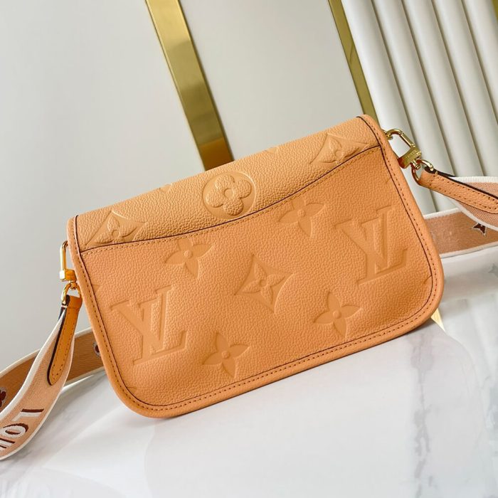 LV  Diane - Image 4