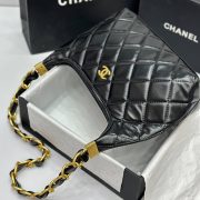 CHANEL HOBO BAG - Image 4