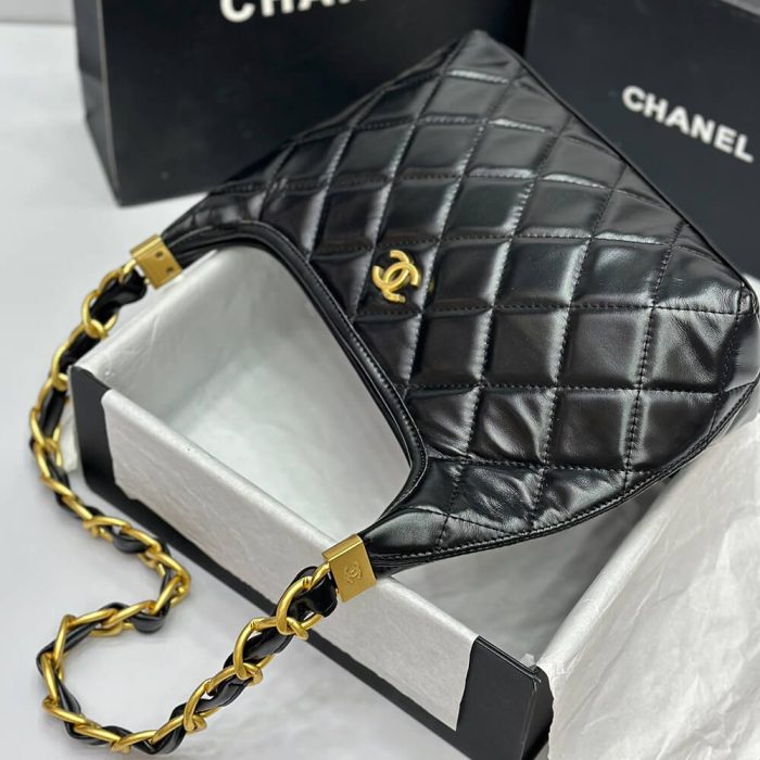 CHANEL HOBO BAG - Image 4