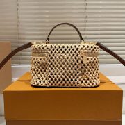 LV Vanity Chain Pouch(high-end grade) - Image 4