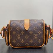 LV Cargo Wearable Wallet - Image 4