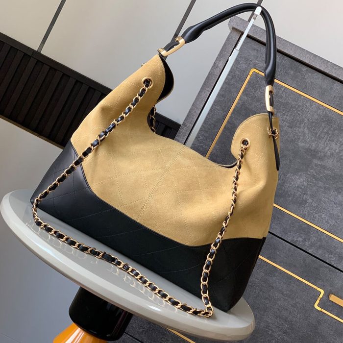 Chanel HOBO on 25 Fashion Show(HIGH-END GRADE) - Image 4