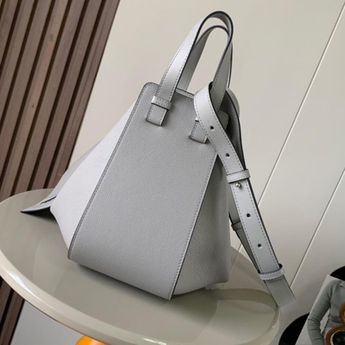 LOEWE Small Hammock bag in soft grained calfskin - Image 4