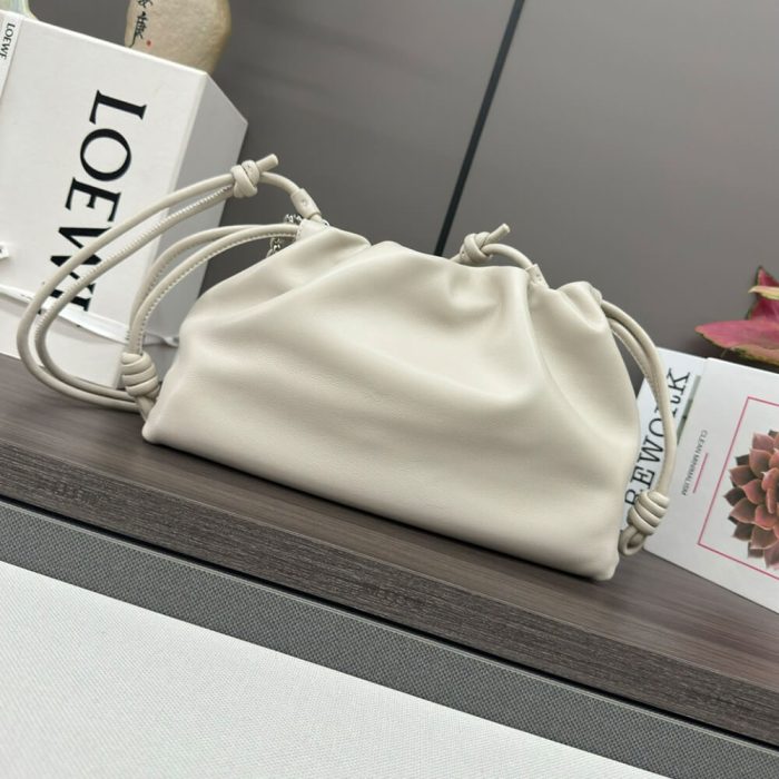 Loewe Medium Flamenco purse in mellow nappa lambskin - Image 4