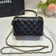 CHANEL Long Vanity with chain - Image 4