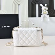 CHANEL Long Vanity with chain - Image 4