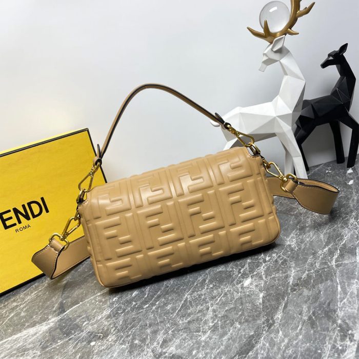 Fendi Baguette - Image 4