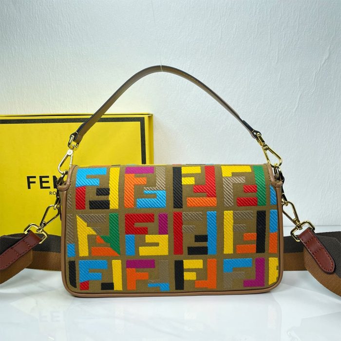 Fendi Baguette - Image 4