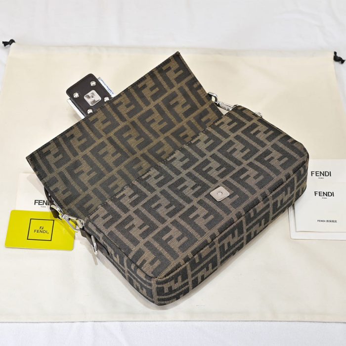 Fendi Baguette - Image 4