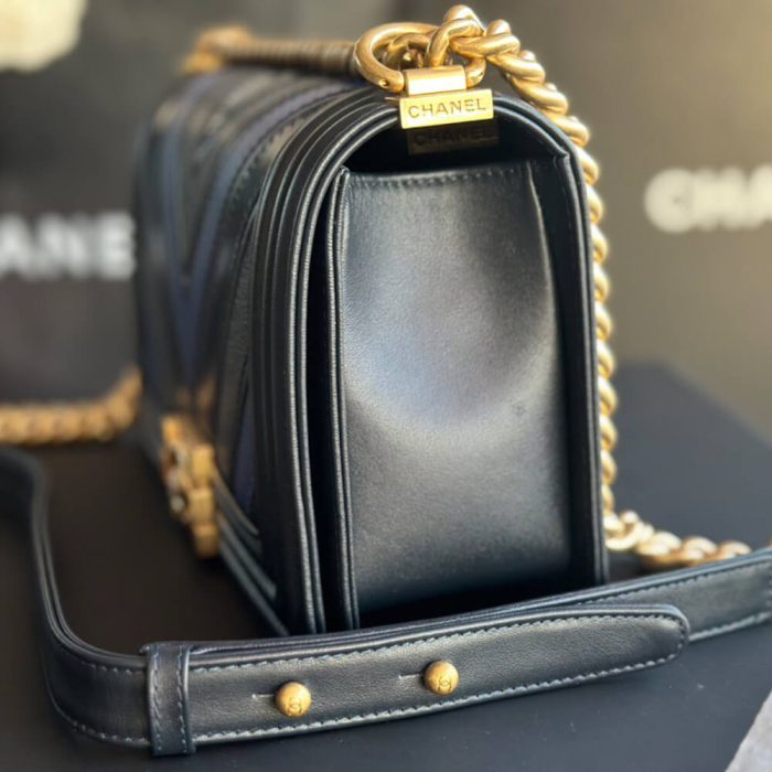 Chevron Boy Chanel Handbag - Image 4