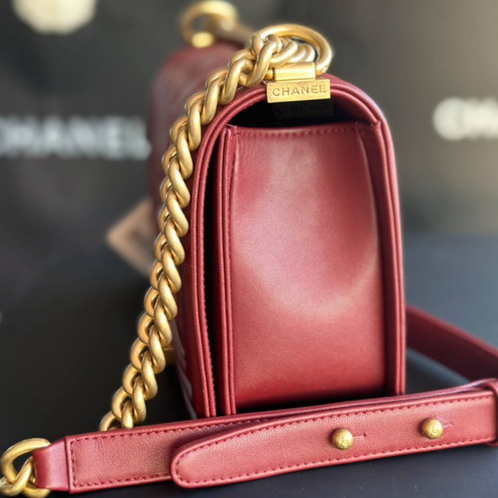 Chevron Boy Chanel Handbag - Image 4