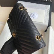 Chanel Classic Chevron Medium Flap - Image 4