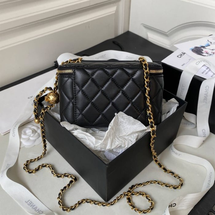 Chanel VANITY WITH CHAIN - Image 4