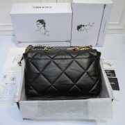 CHANEL 19 MAXI HANDBAG - Image 4