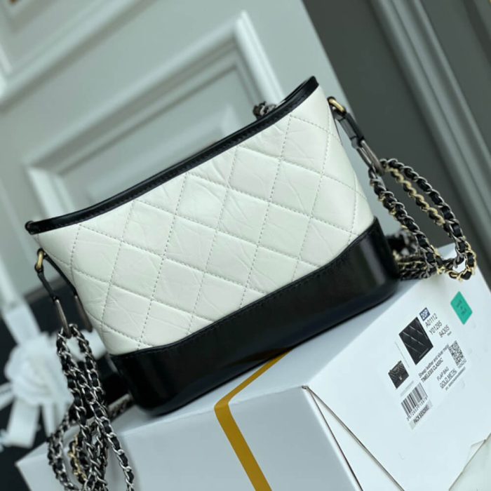 CHANEL'S GABRIELLE SMALL HOBO BAG - Image 4