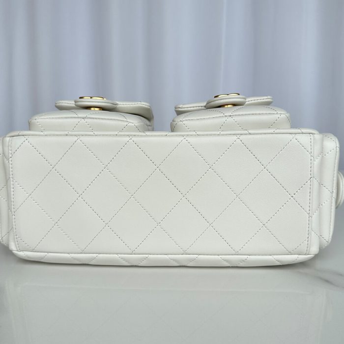 CHANEL Maxi Hobo Bag - Image 5