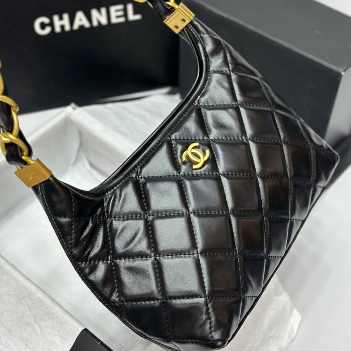 CHANEL HOBO BAG - Image 5