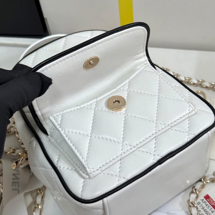 CHANEL Mini Backpack(high-end grade) - Image 5