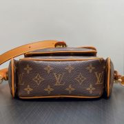 LV Cargo Wearable Wallet - Image 5