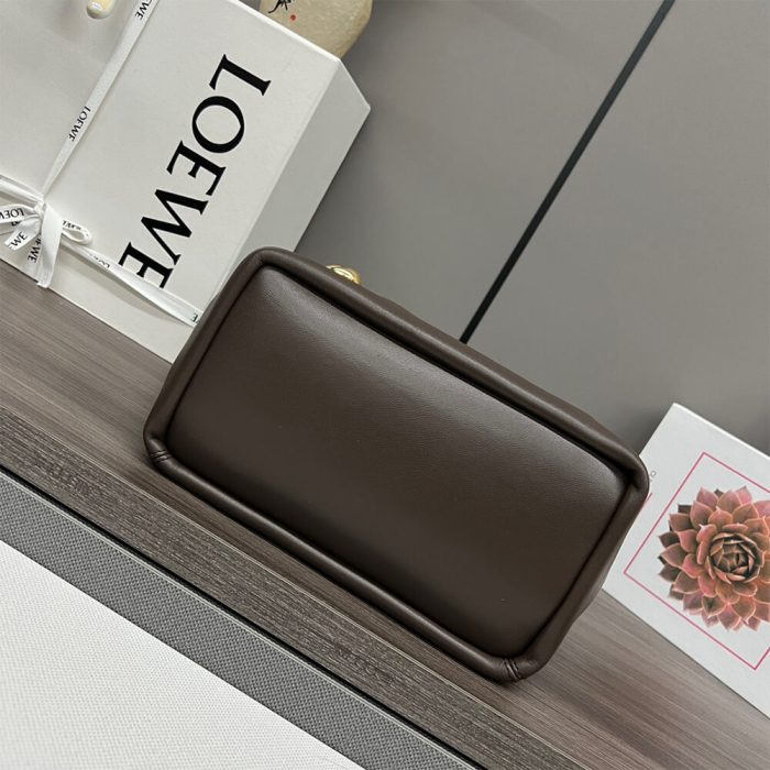 Loewe Small Squeeze bag in nappa lambskin - Image 5