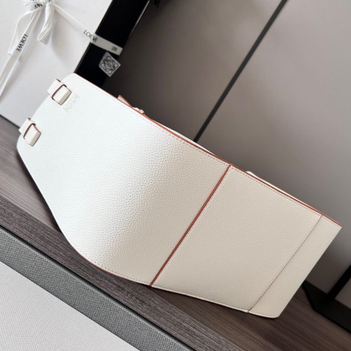 LOEWE Small Hammock bag in soft grained calfskin - Image 5
