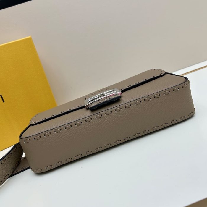 Fendi Baguette - Image 5