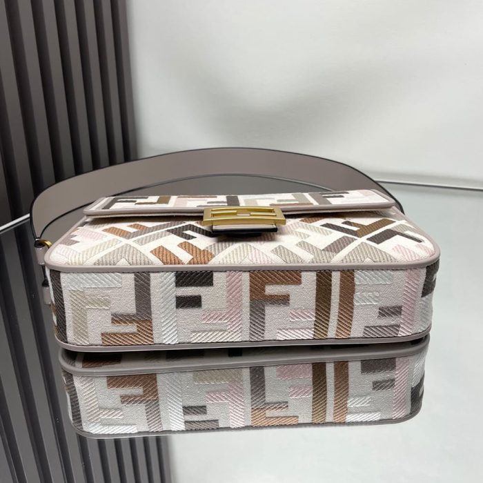 Fendi Baguette - Image 5