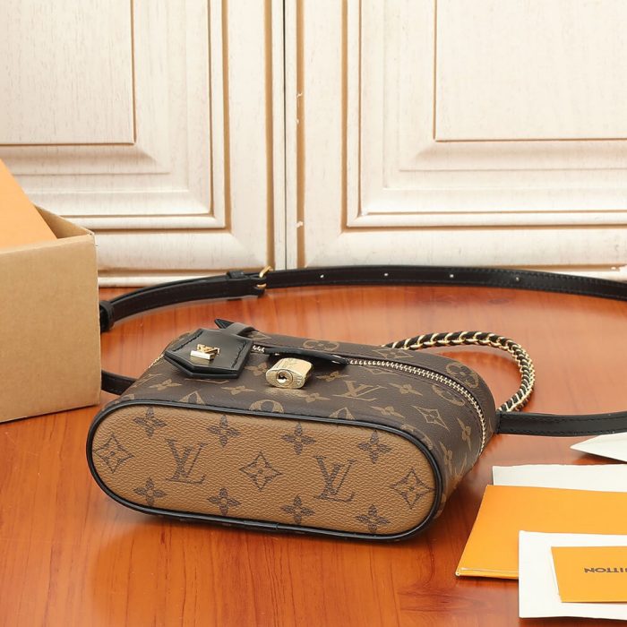 LV Vanity Chain Pouch - Image 5