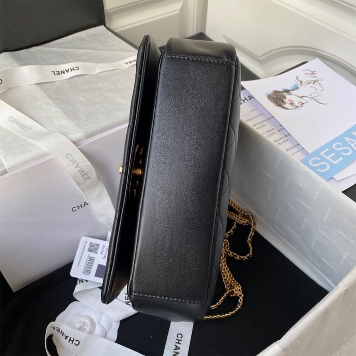 CHANEL FLAP BAG - Image 5