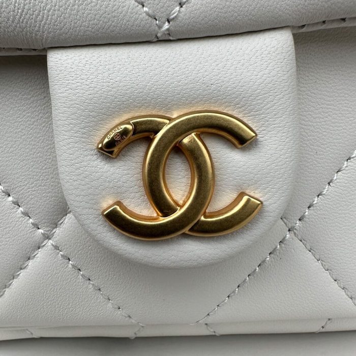 CHANEL Maxi Hobo Bag - Image 6