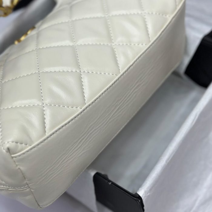 CHANEL HOBO BAG - Image 6