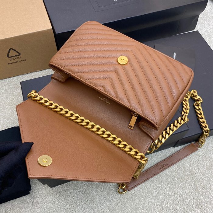 COLLEGE MEDIUM CHAIN BAG IN QUILTED LEATHER - Image 6